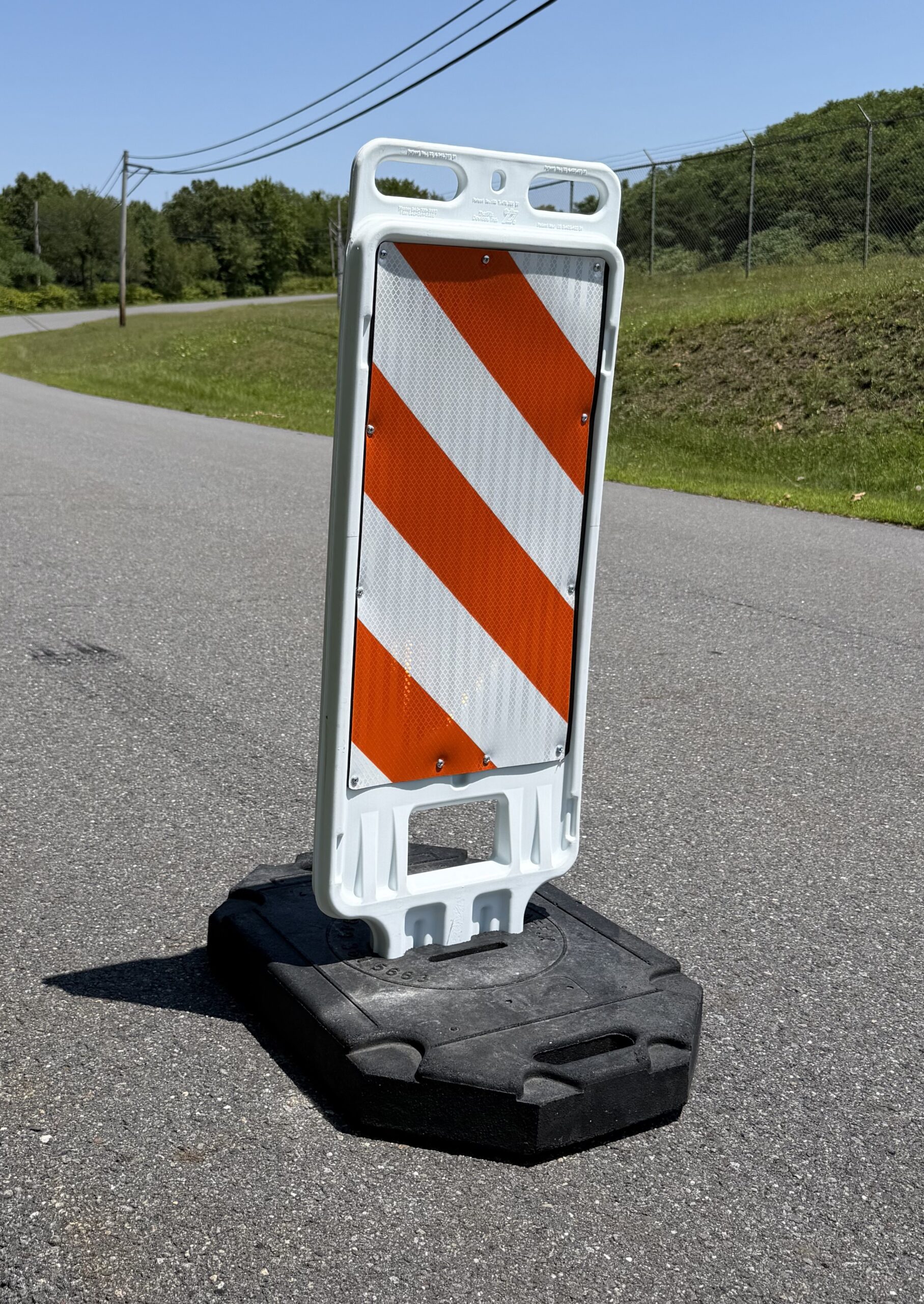 Traffic Vertical Panel with Bigfoot Base – Double-Sided Reflective - Image 5