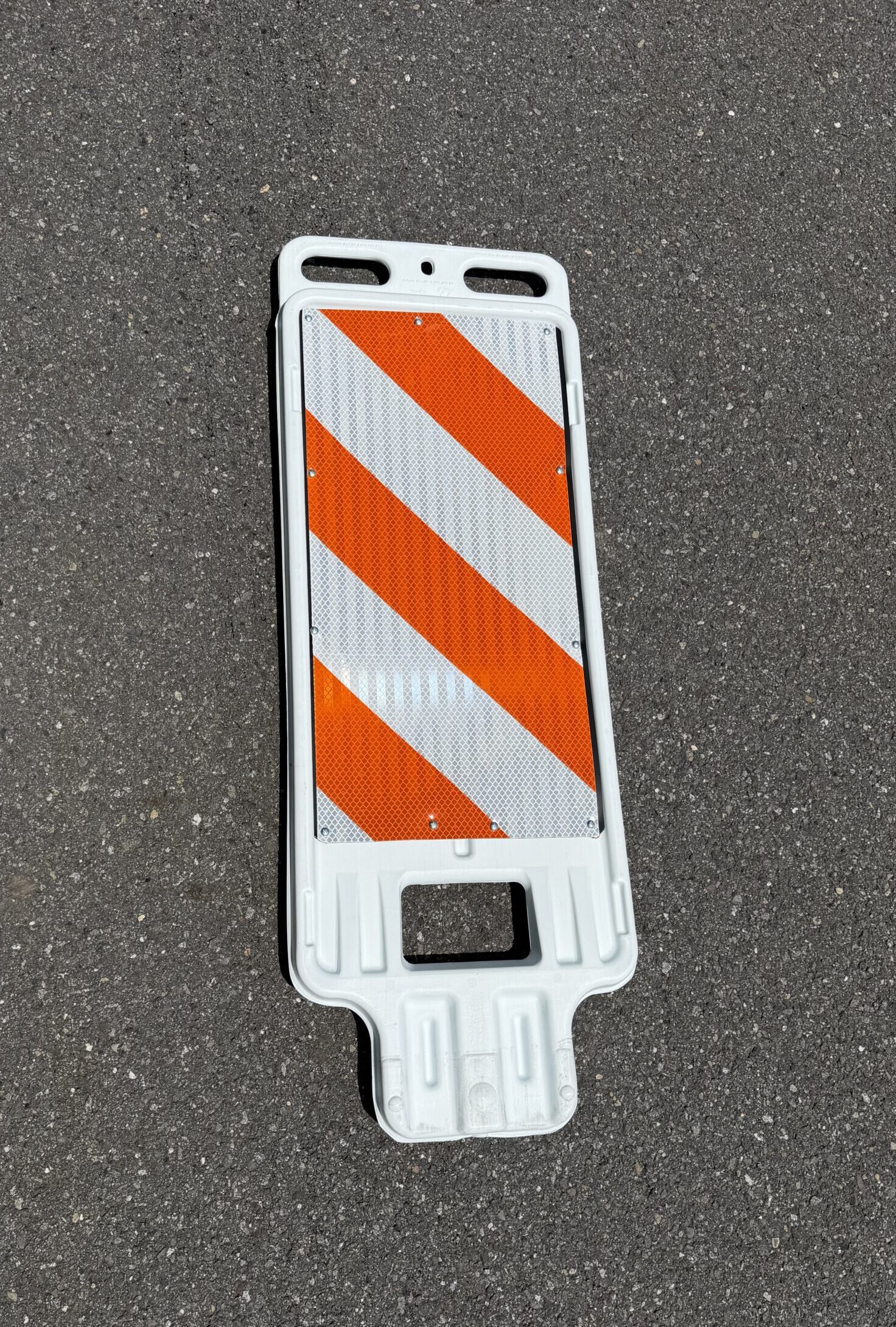 Traffic Vertical Panel with Bigfoot Base – Double-Sided Reflective - Image 2